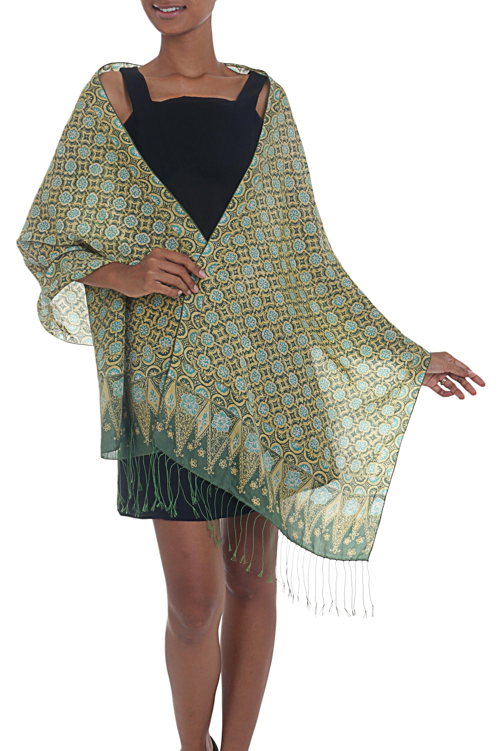 Truntum Ijo Green Truntum Patterned 100% Silk Batik Shawl