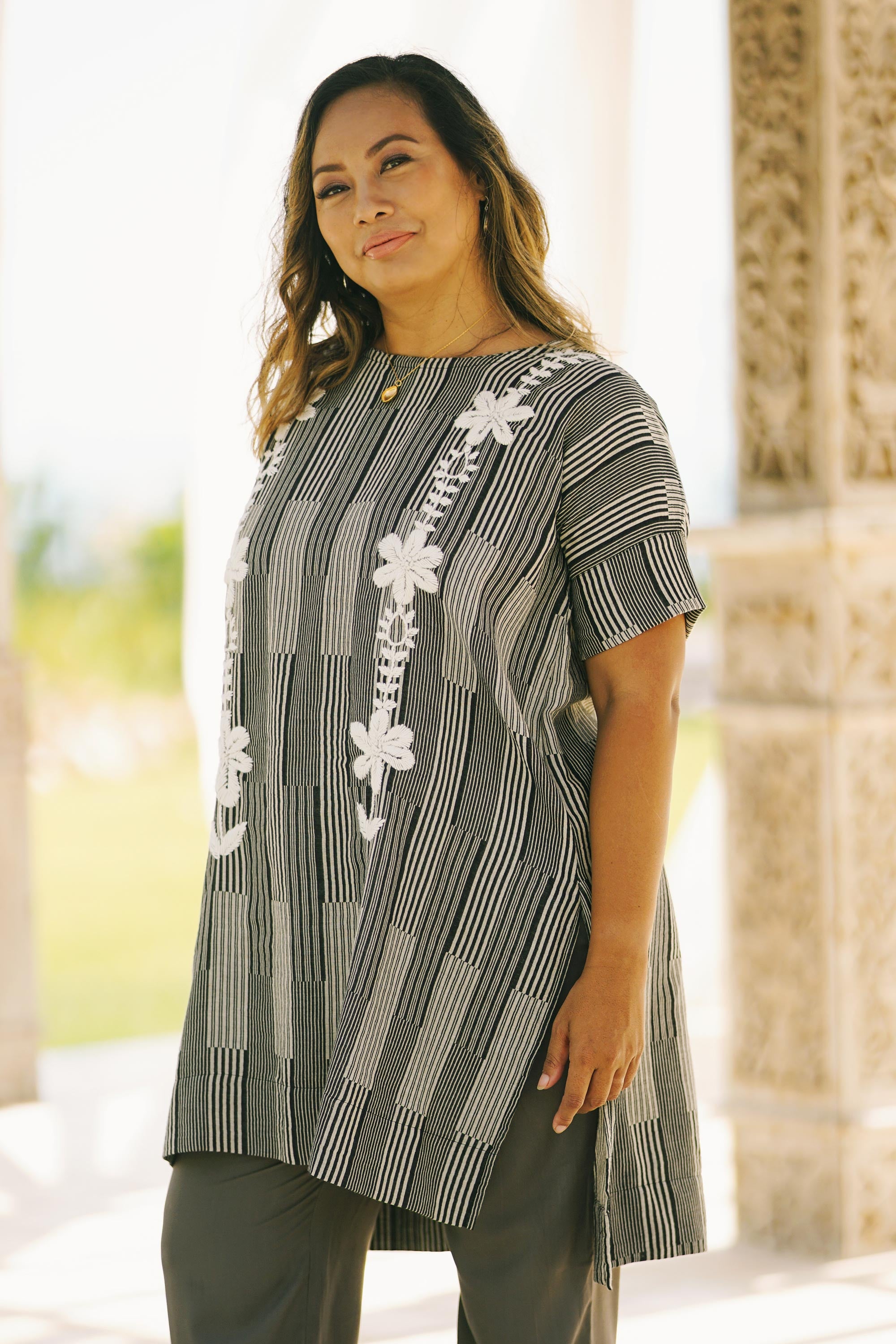 Floral Lattice Black and Alabaster Floral Cotton Long Length Tunic