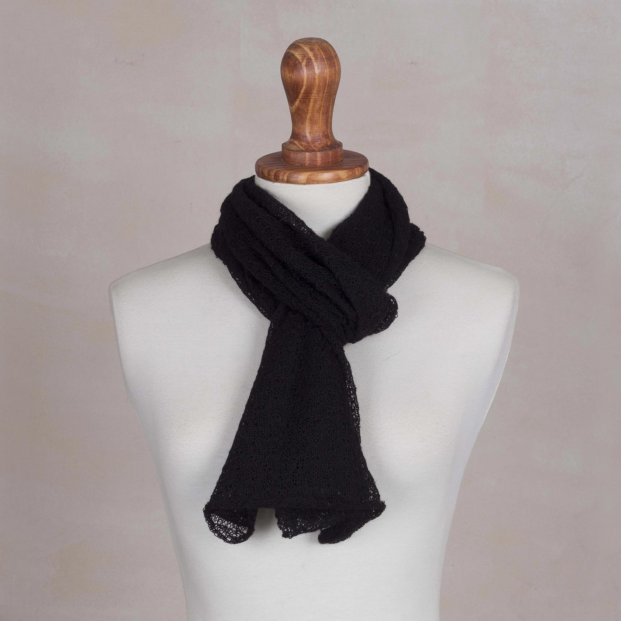 Black Wavy Texture Alpaca Scarf