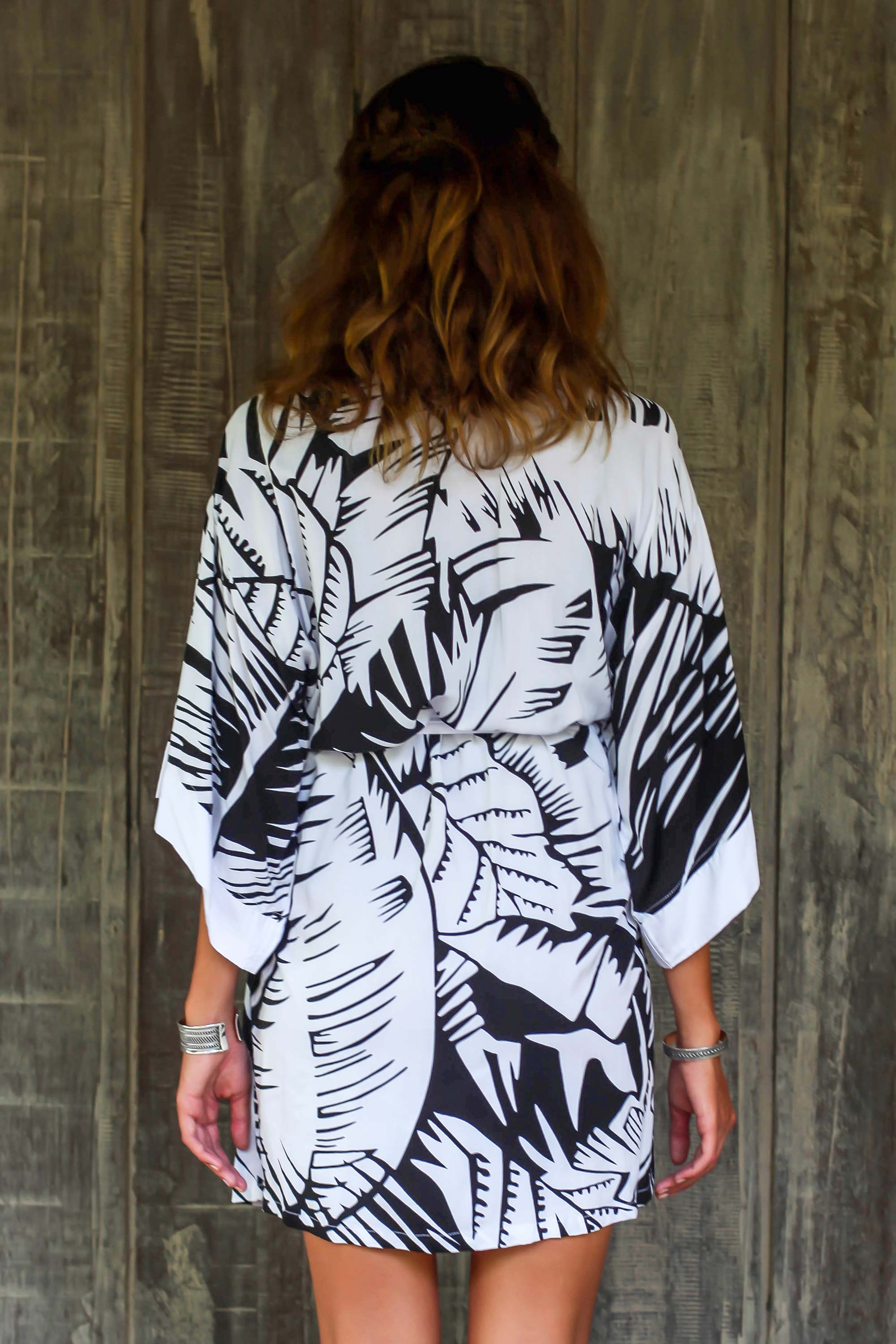 White Tiger Short Black and White Tiger Stripe Print Rayon Wrap Robe