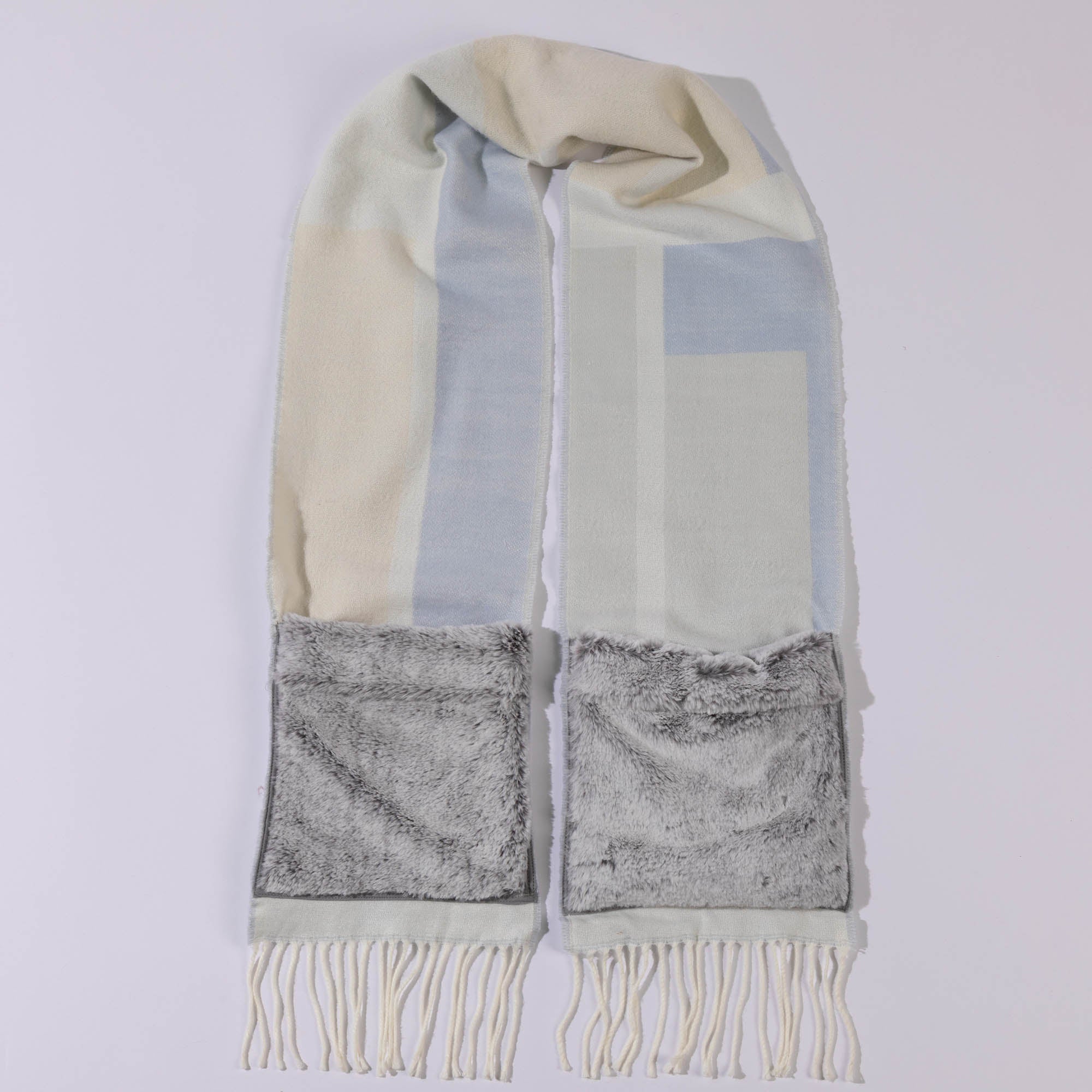 Geometric Print Pocket Scarf